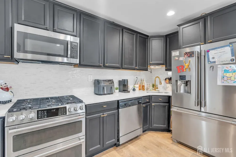282 Alpine Street Perth Amboy, NJ 08861