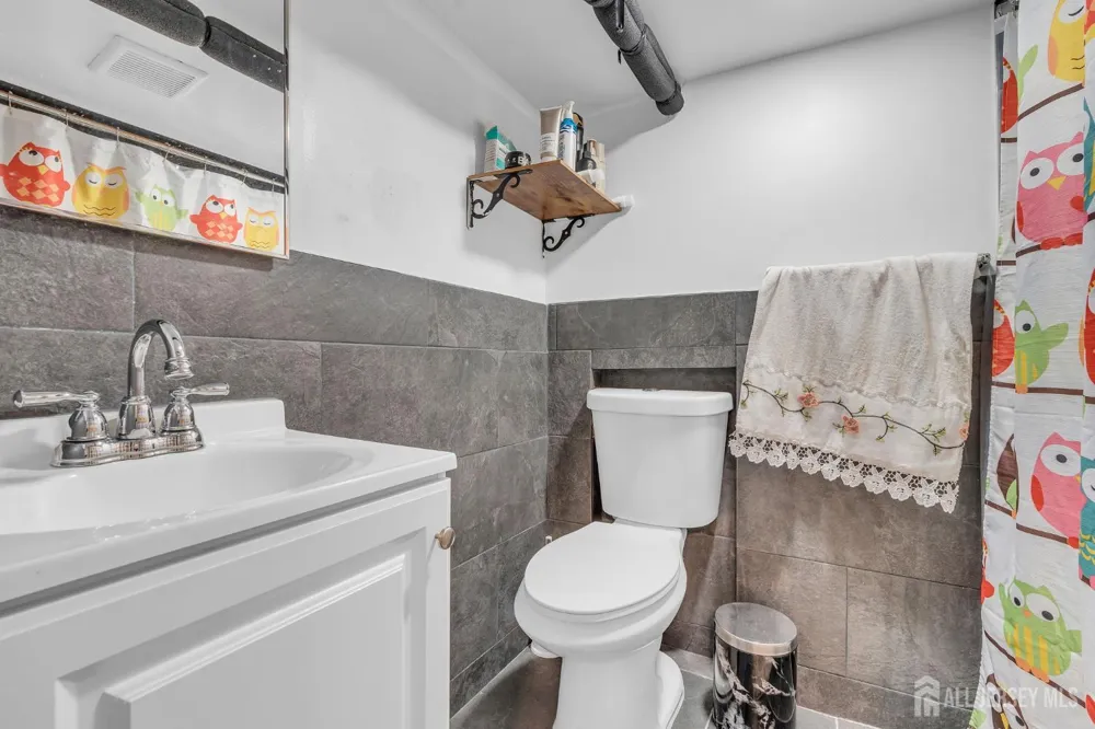 282 Alpine Street Perth Amboy, NJ 08861