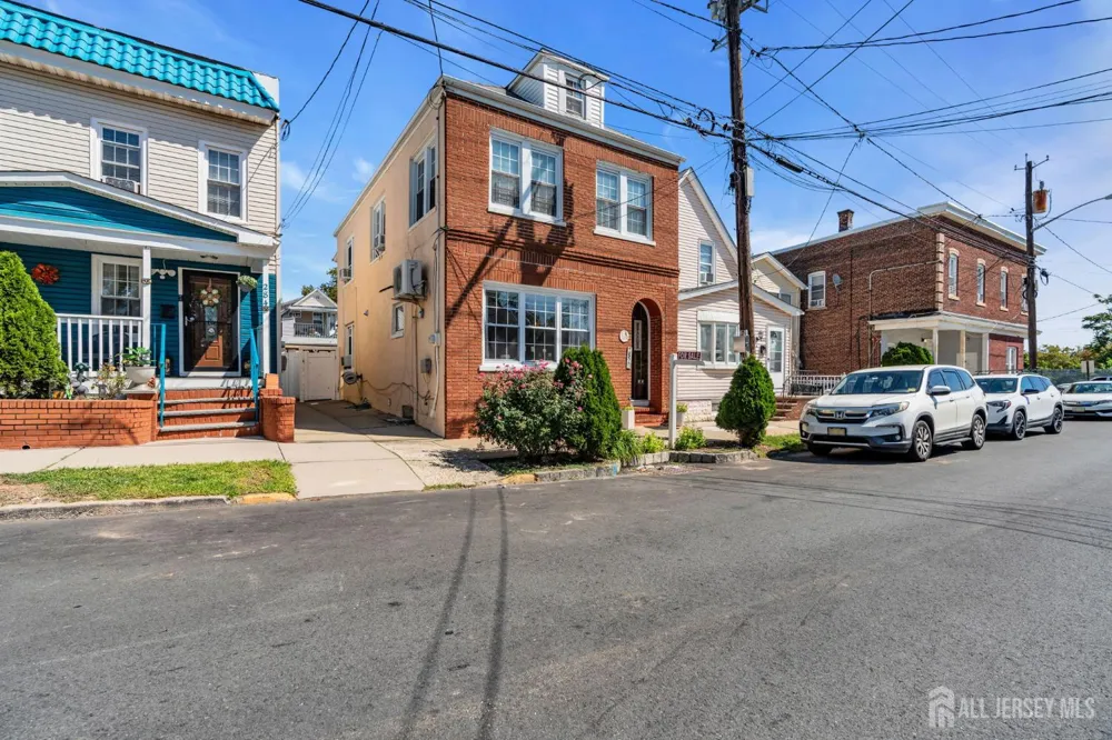 282 Alpine Street Perth Amboy, NJ 08861