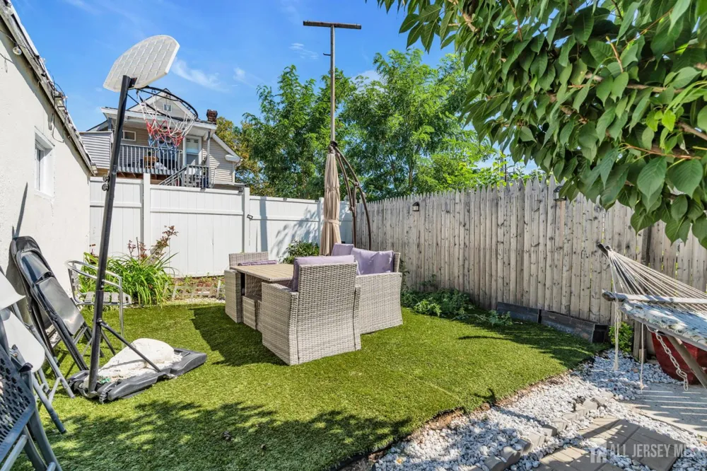282 Alpine Street Perth Amboy, NJ 08861