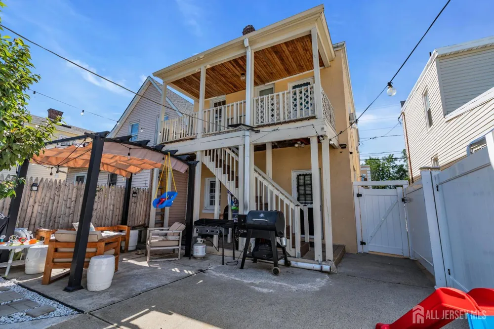 282 Alpine Street Perth Amboy, NJ 08861