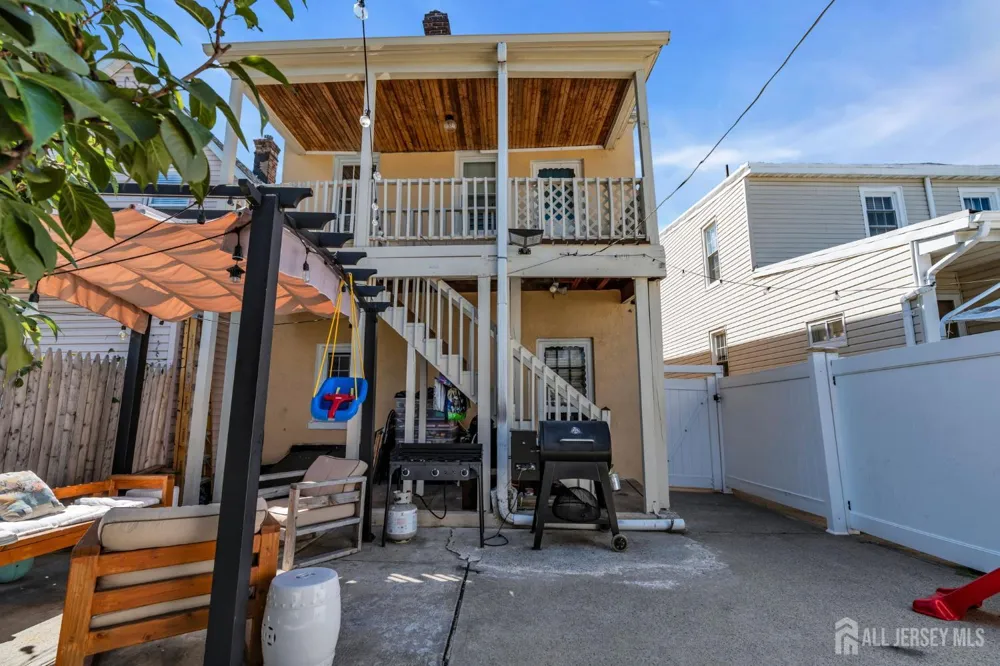 282 Alpine Street Perth Amboy, NJ 08861
