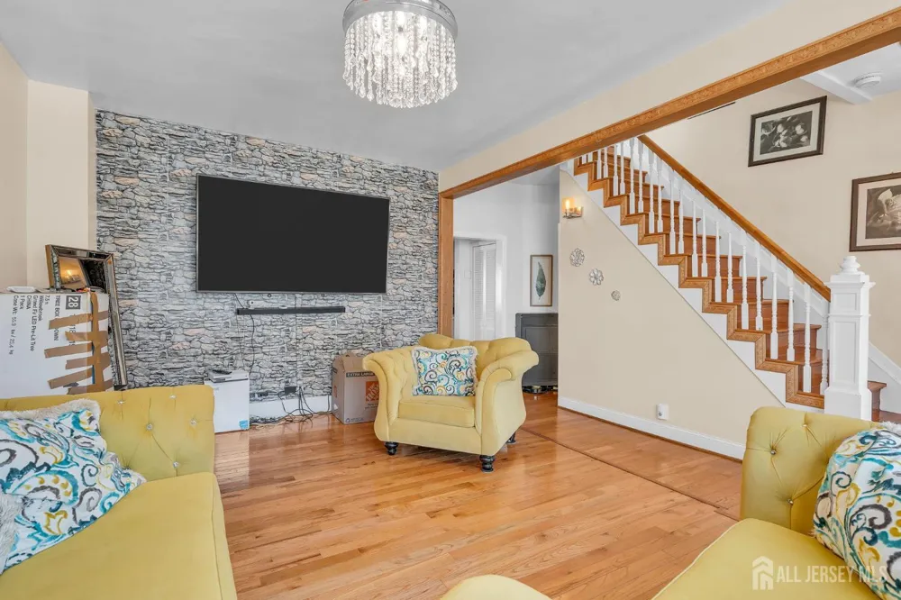 282 Alpine Street Perth Amboy, NJ 08861