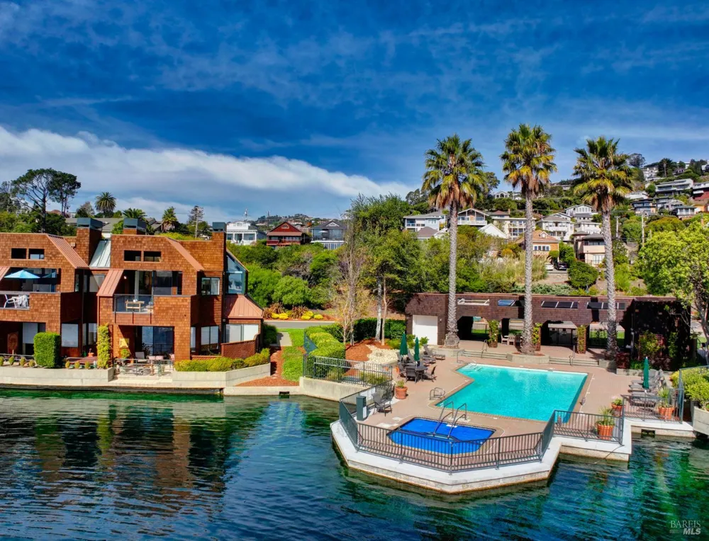 2 Lagoon Vista Road Tiburon, CA 94920
