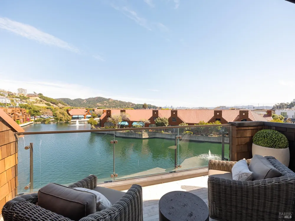 2 Lagoon Vista Road Tiburon, CA 94920