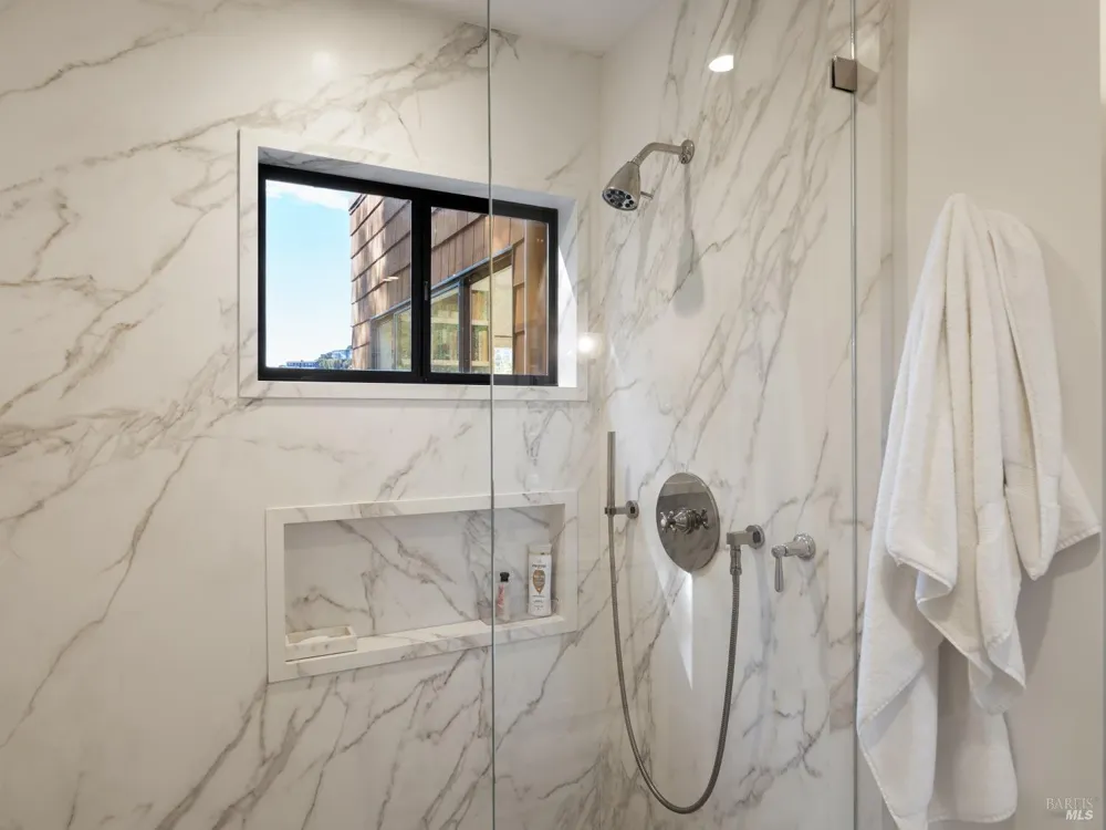 2 Lagoon Vista Road Tiburon, CA 94920