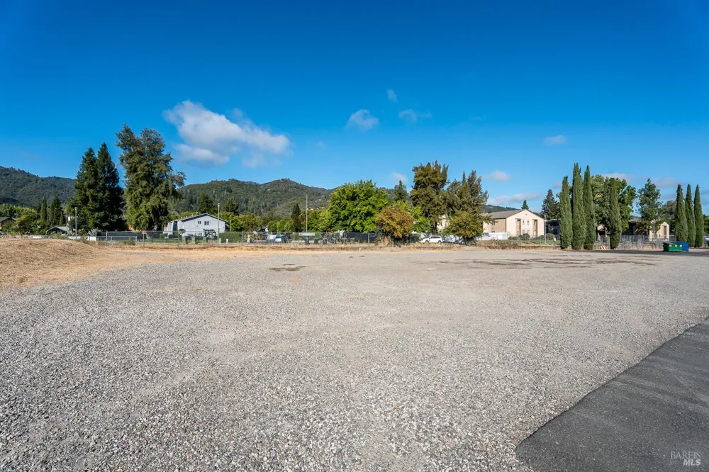 1128 S State Street Ukiah, CA 95482