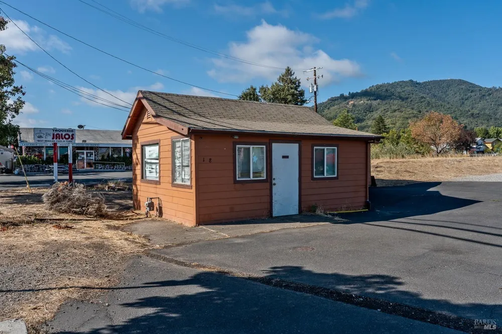 1128 S State Street Ukiah, CA 95482