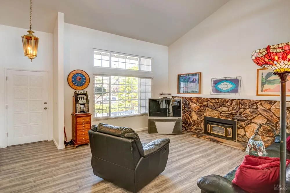 262 Carlisle Way Benicia, CA 94510