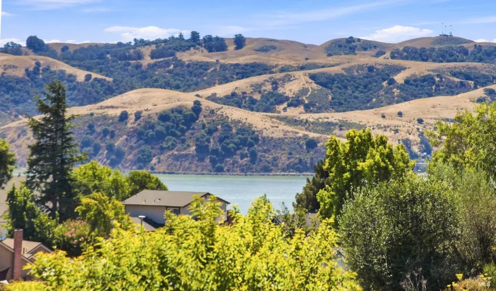 262 Carlisle Way Benicia, CA 94510