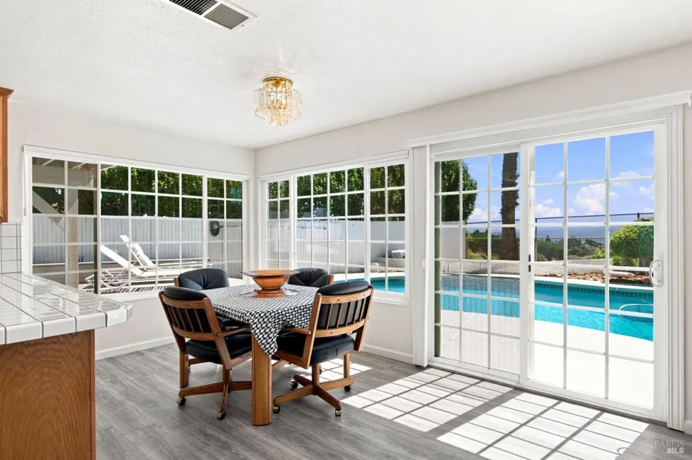 262 Carlisle Way Benicia, CA 94510