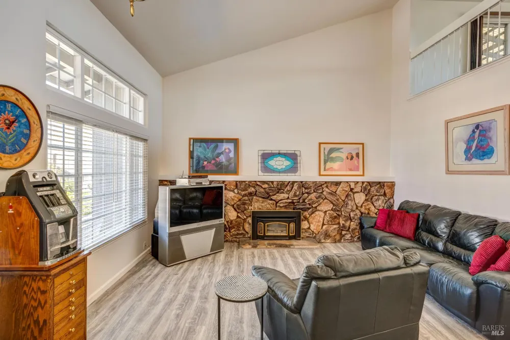 262 Carlisle Way Benicia, CA 94510