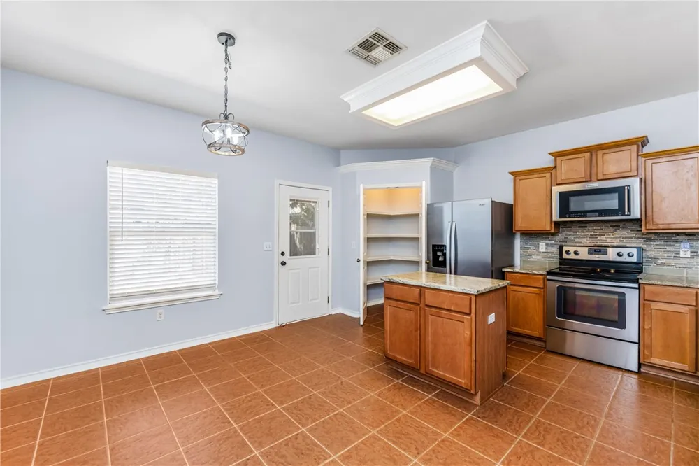 6522 Purplewing Drive Corpus Christi, TX 78414