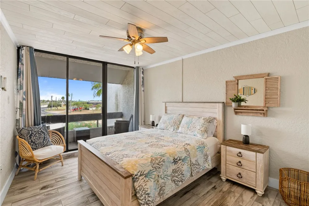 14401 Commodores Drive #207 Corpus Christi, TX 78418