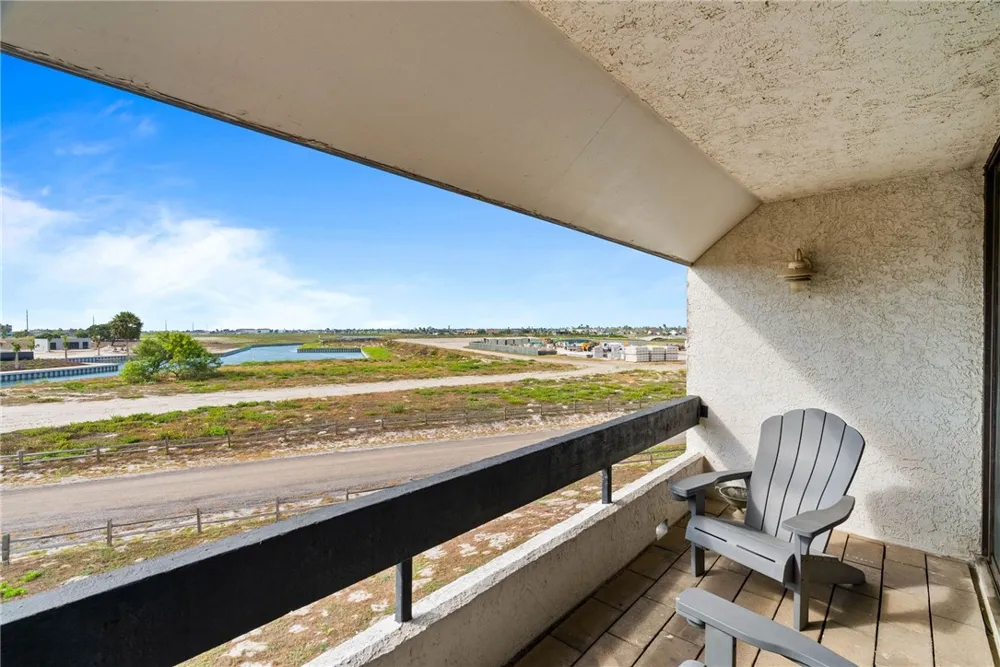 14401 Commodores Drive #207 Corpus Christi, TX 78418