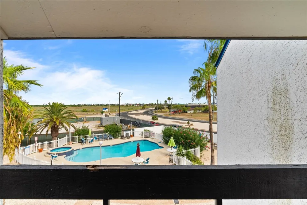 14401 Commodores Drive #207 Corpus Christi, TX 78418