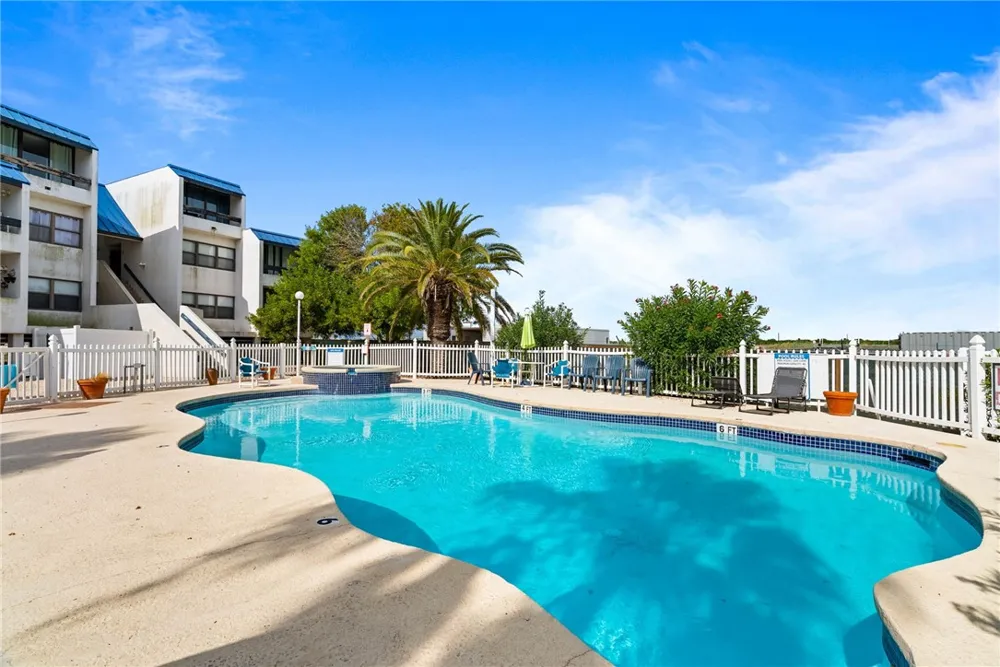 14401 Commodores Drive #207 Corpus Christi, TX 78418