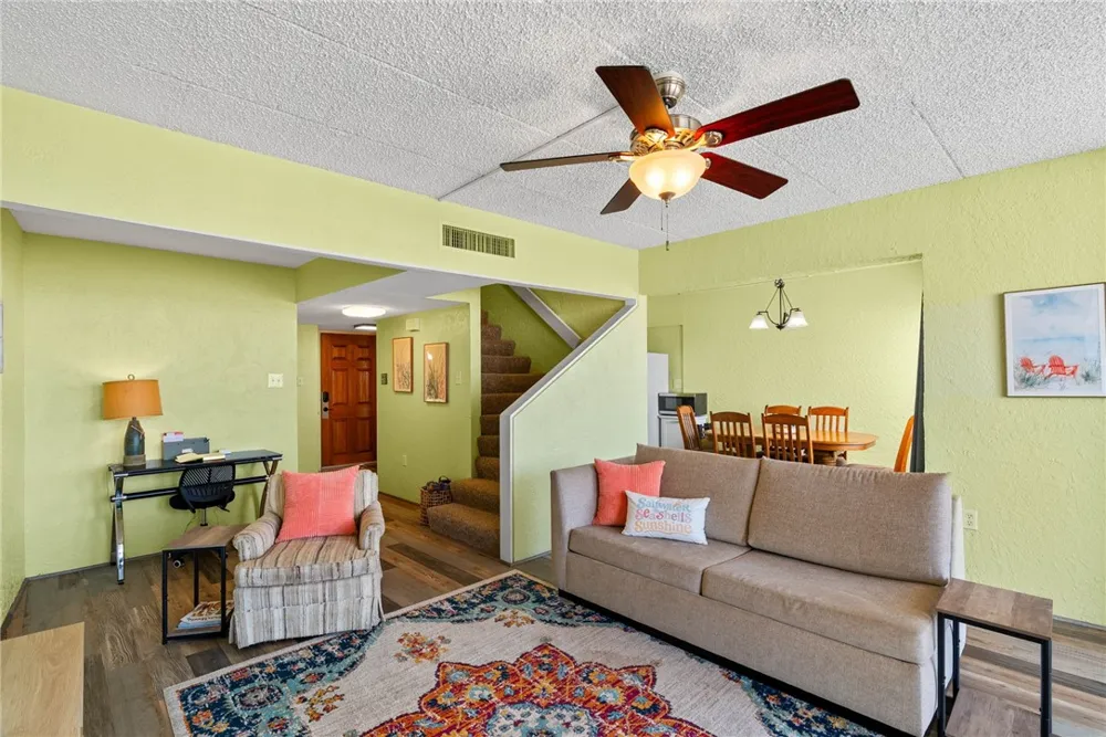 14401 Commodores Drive #201 Corpus Christi, TX 78418