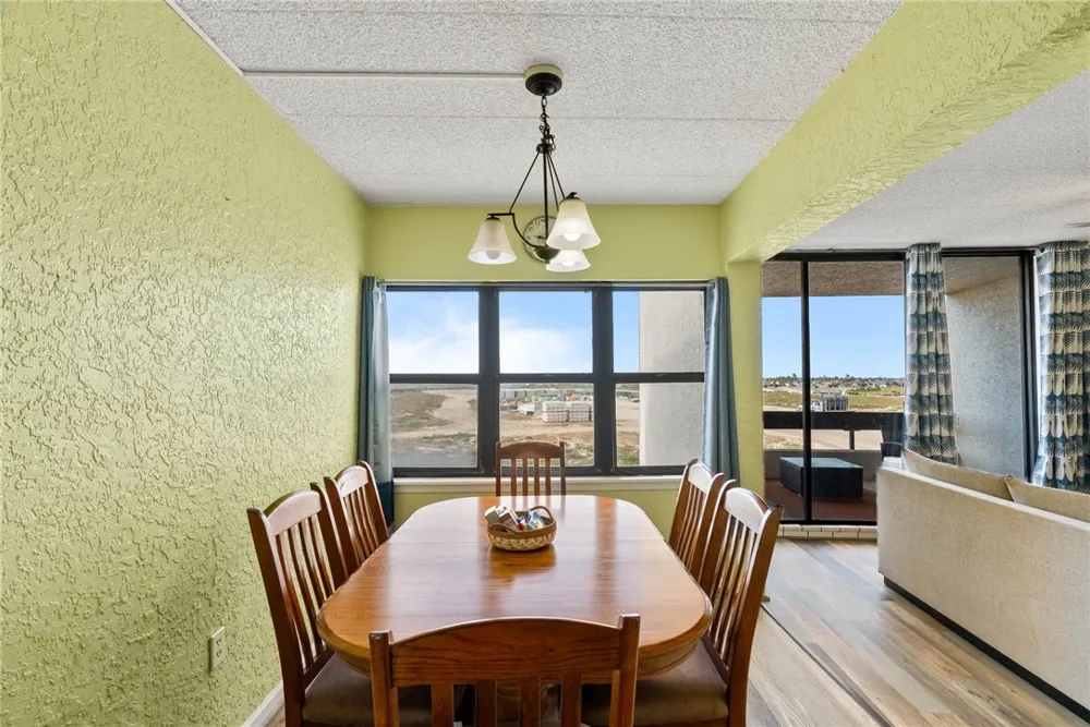 14401 Commodores Drive #201 Corpus Christi, TX 78418