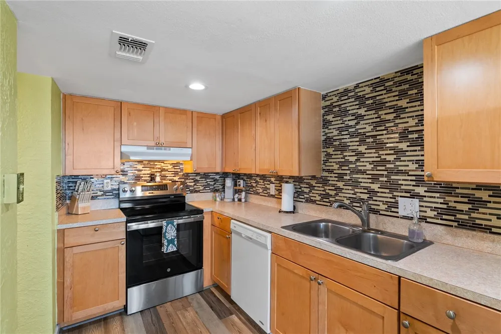 14401 Commodores Drive #201 Corpus Christi, TX 78418