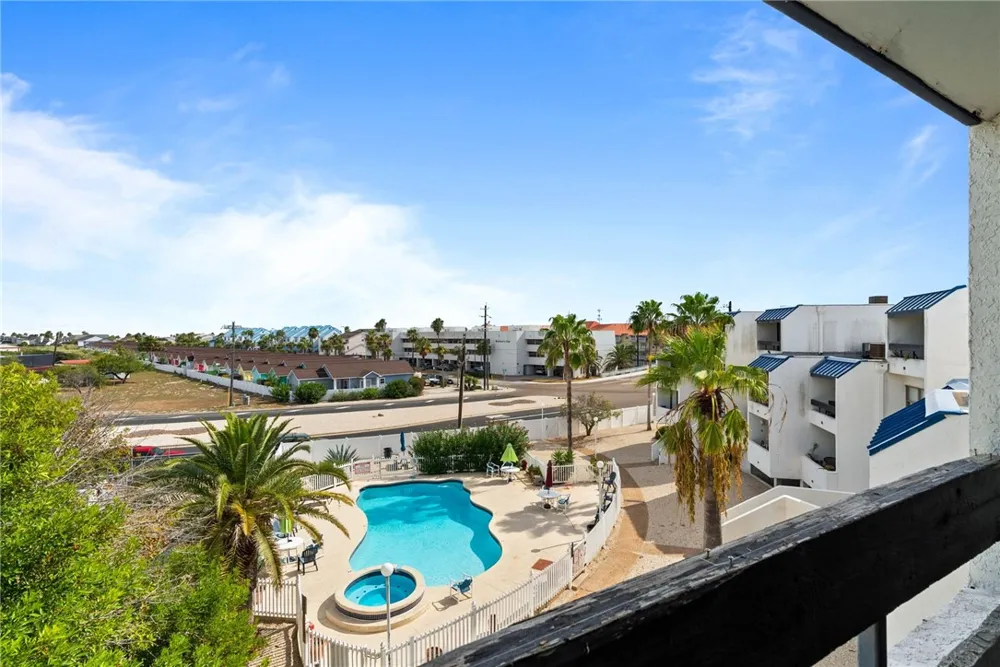14401 Commodores Drive #201 Corpus Christi, TX 78418