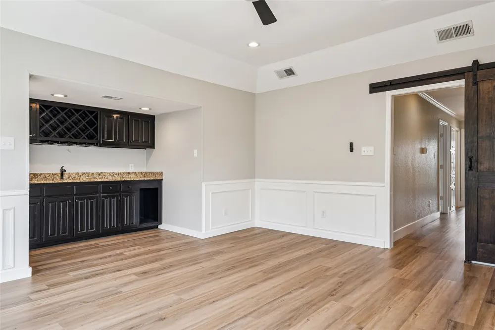 6006 Millwood Drive Arlington, TX 76016
