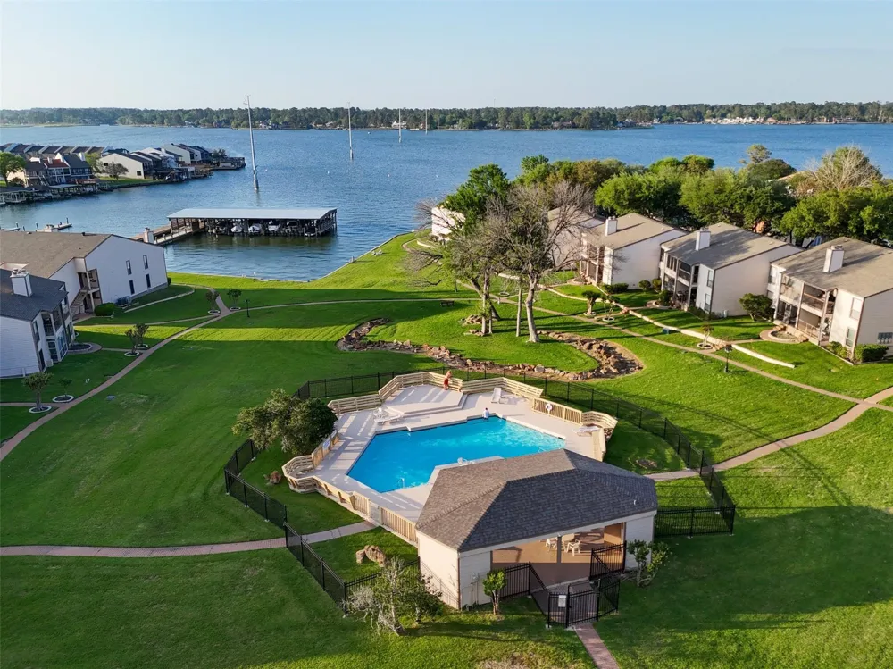 301 Lakeview Terrace Conroe, TX 77356
