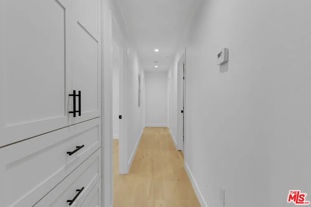 8637 Orchard Avenue Los Angeles, CA 90044