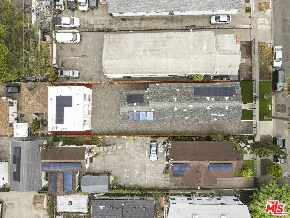 8637 Orchard Avenue Los Angeles, CA 90044