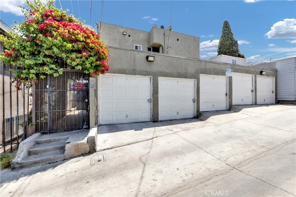 1211 Magnolia Avenue Long Beach, CA 90813