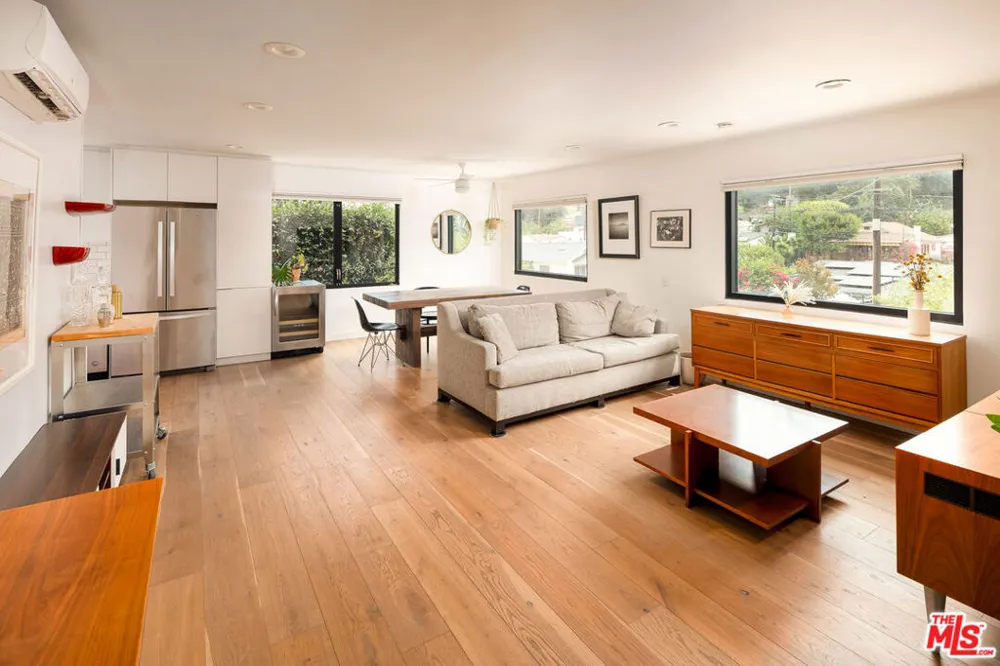 1851 Lobdell Place Los Angeles, CA 90026