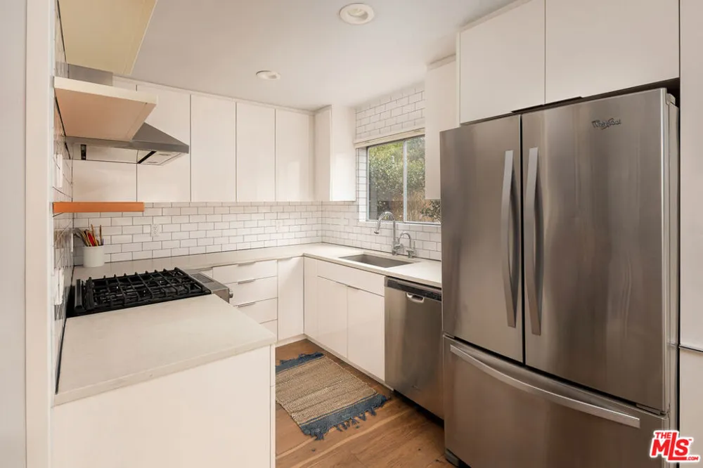 1851 Lobdell Place Los Angeles, CA 90026