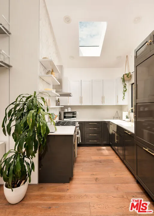 1851 Lobdell Place Los Angeles, CA 90026