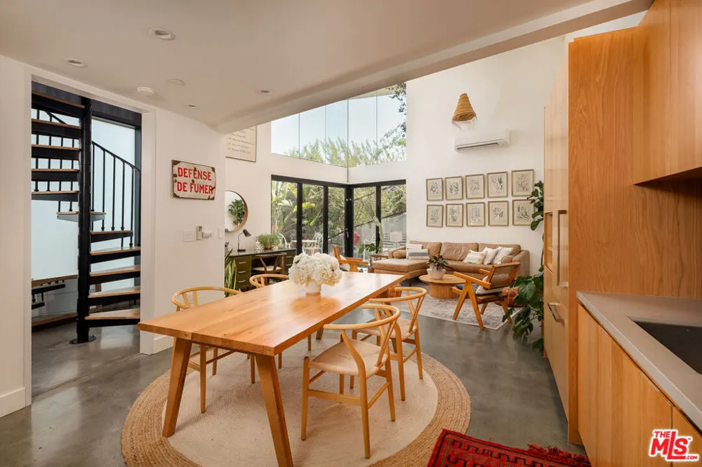 1851 Lobdell Place Los Angeles, CA 90026