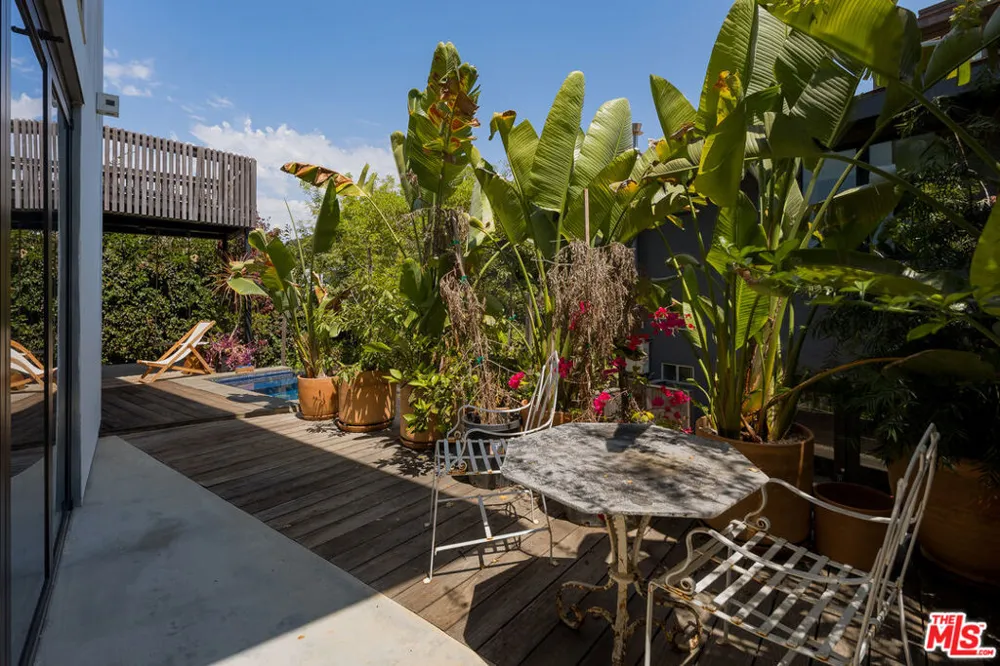 1851 Lobdell Place Los Angeles, CA 90026