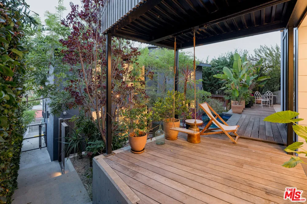 1851 Lobdell Place Los Angeles, CA 90026