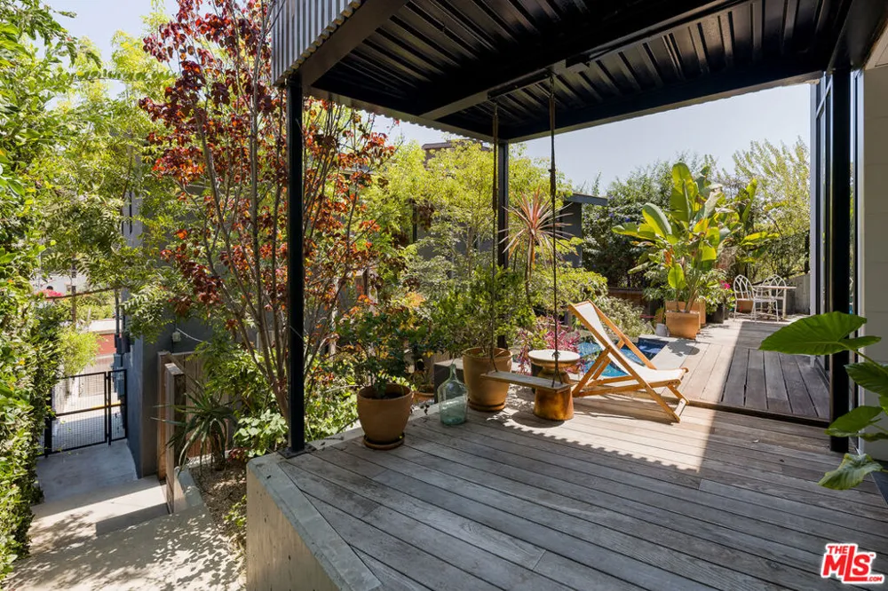 1851 Lobdell Place Los Angeles, CA 90026