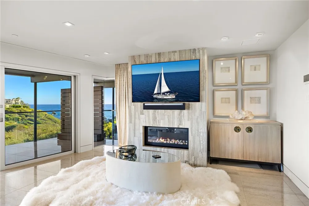 232 Hazel Corona del Mar, CA 92625