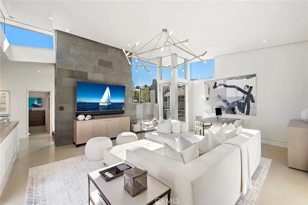 232 Hazel Corona del Mar, CA 92625