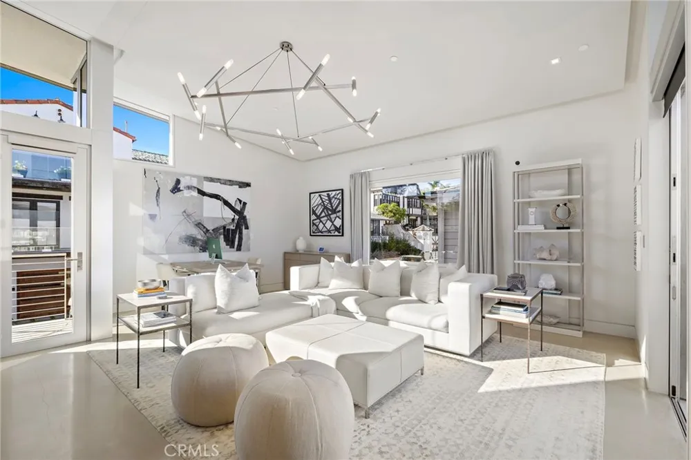 232 Hazel Corona del Mar, CA 92625