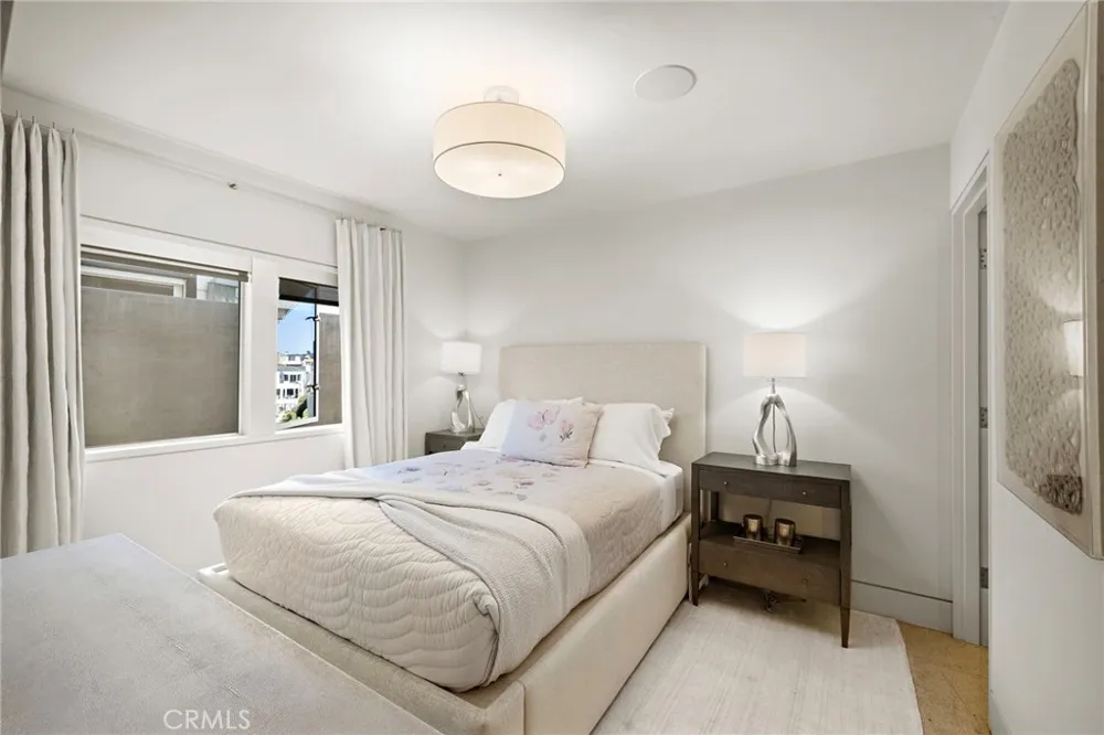 232 Hazel Corona del Mar, CA 92625