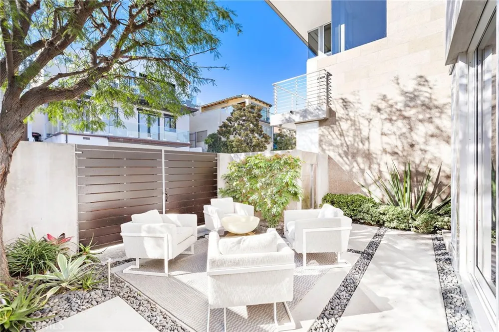 232 Hazel Corona del Mar, CA 92625