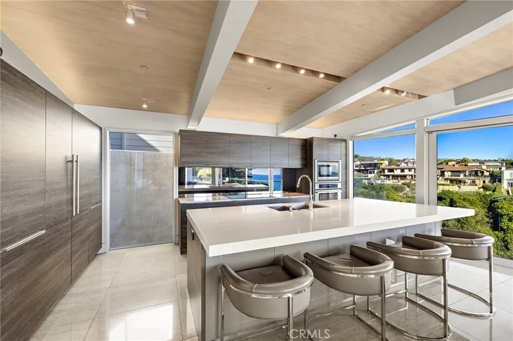 232 Hazel Corona del Mar, CA 92625