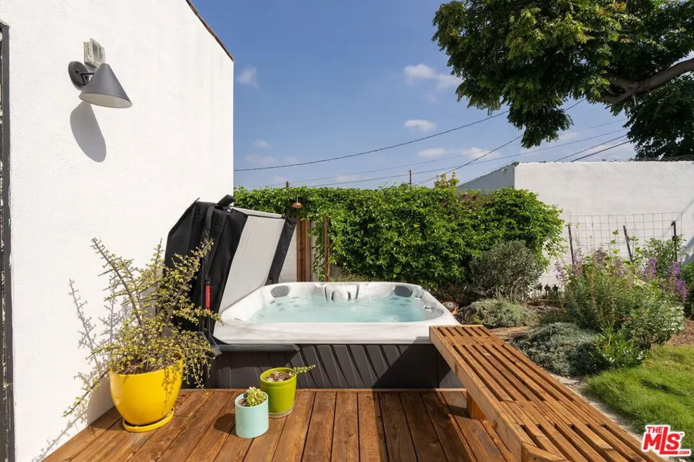 3536 West Boulevard Los Angeles, CA 90016