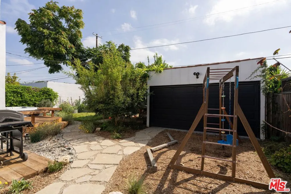 3536 West Boulevard Los Angeles, CA 90016