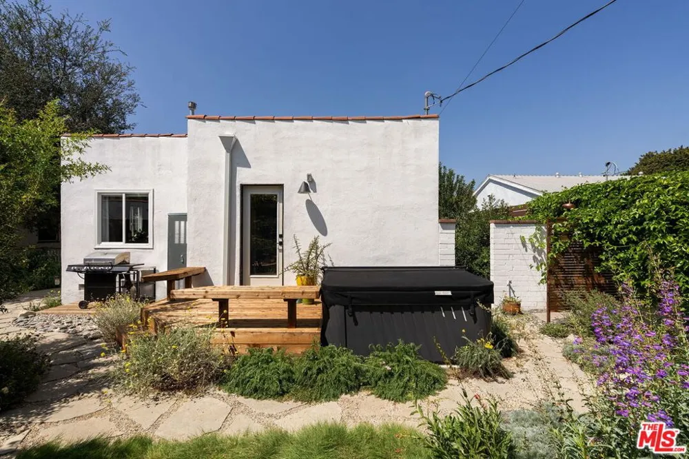 3536 West Boulevard Los Angeles, CA 90016