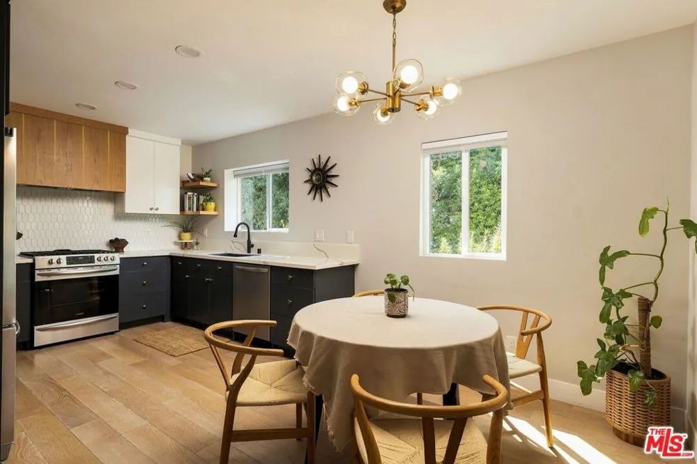 3536 West Boulevard Los Angeles, CA 90016
