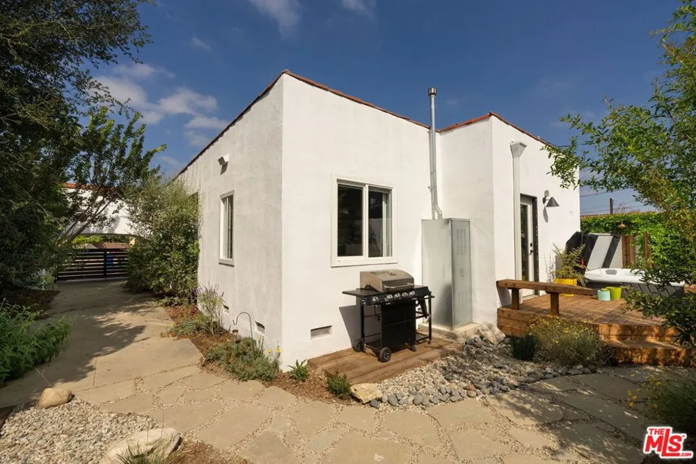 3536 West Boulevard Los Angeles, CA 90016
