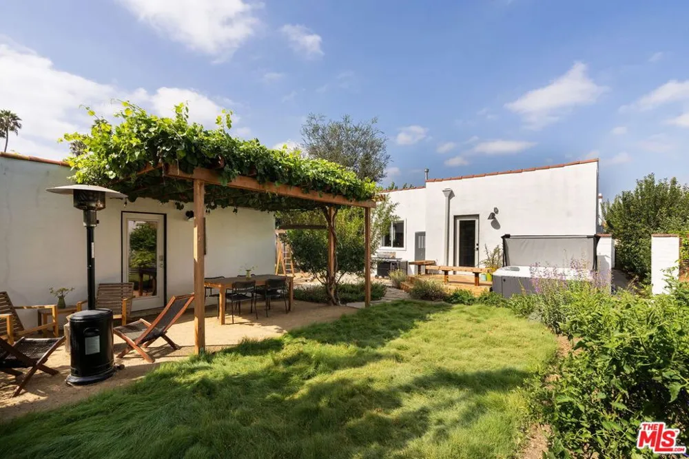 3536 West Boulevard Los Angeles, CA 90016