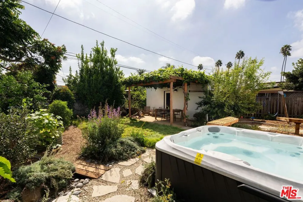 3536 West Boulevard Los Angeles, CA 90016